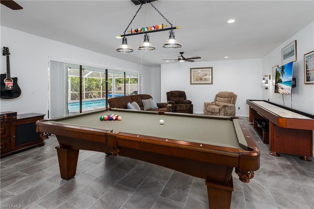 661 Valley DR-14