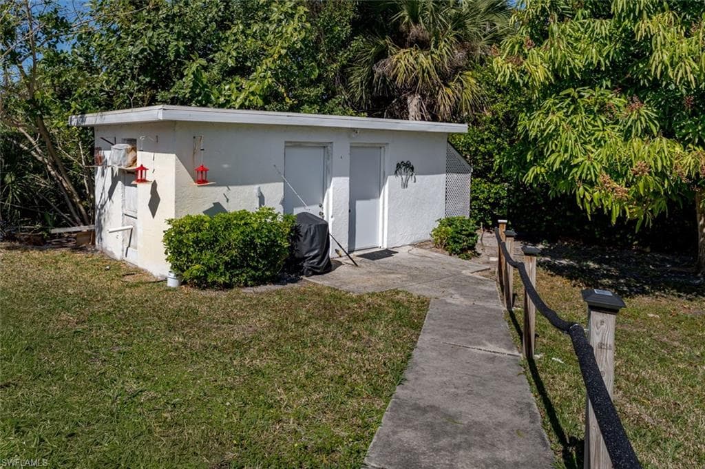 661 Valley DR-37