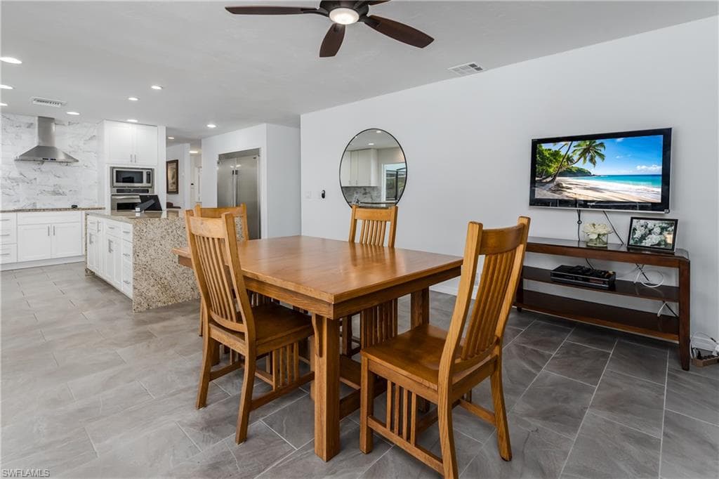 661 Valley DR-11