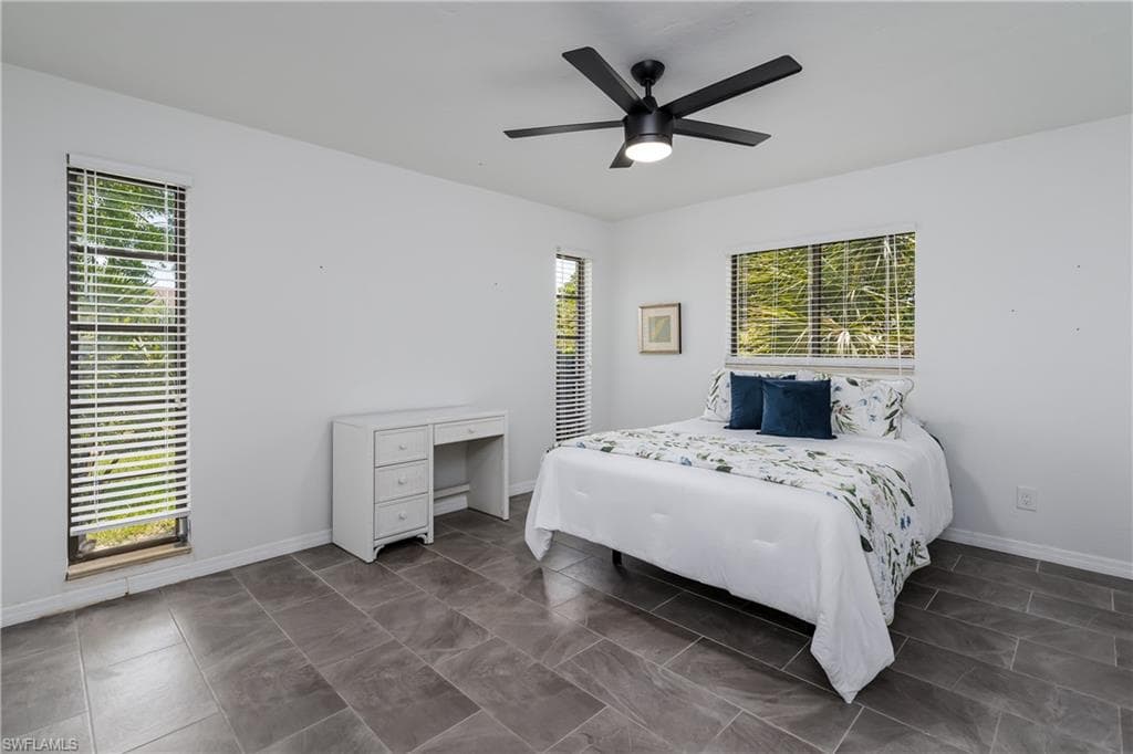 661 Valley DR-21