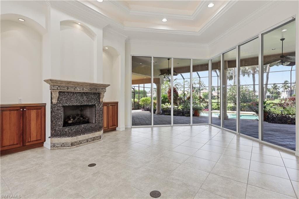 1687 Persimmon DR-16