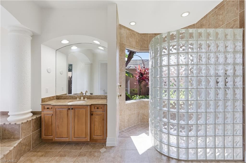 1687 Persimmon DR-32