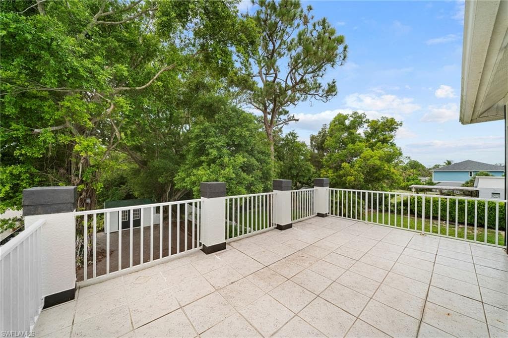 4011 Tarpon AVE-27