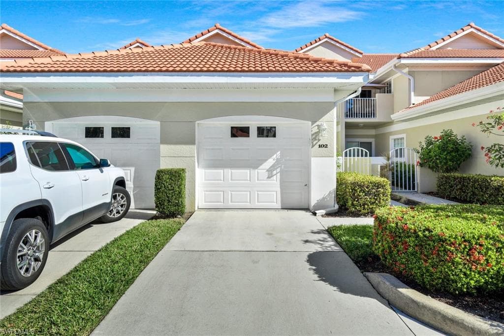 5135 Cobble Creek CT 102-33