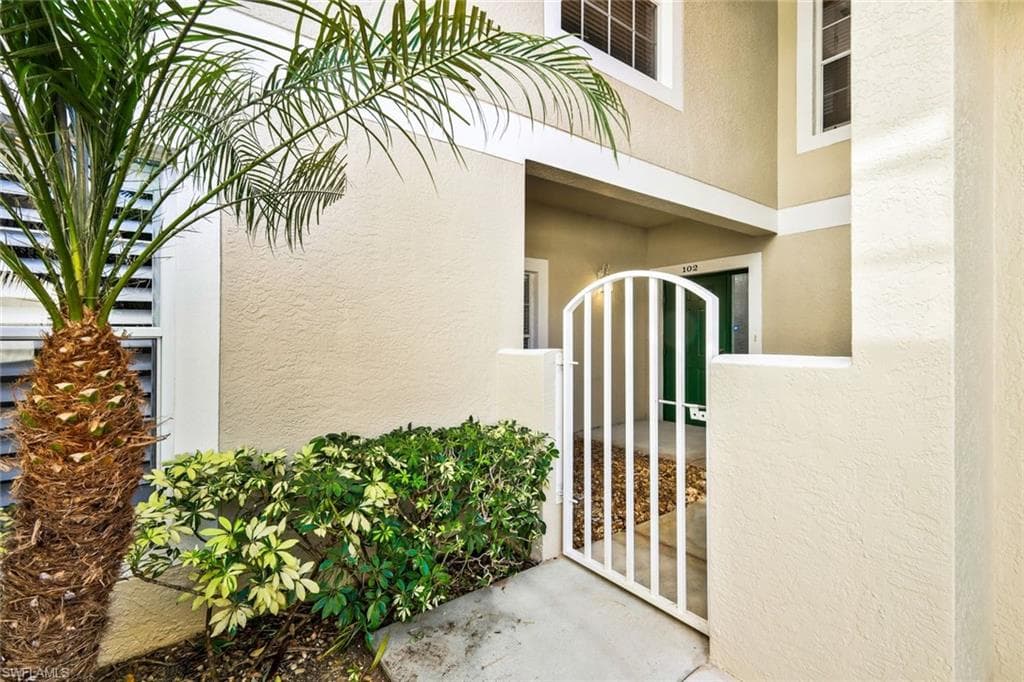 5135 Cobble Creek CT 102-4