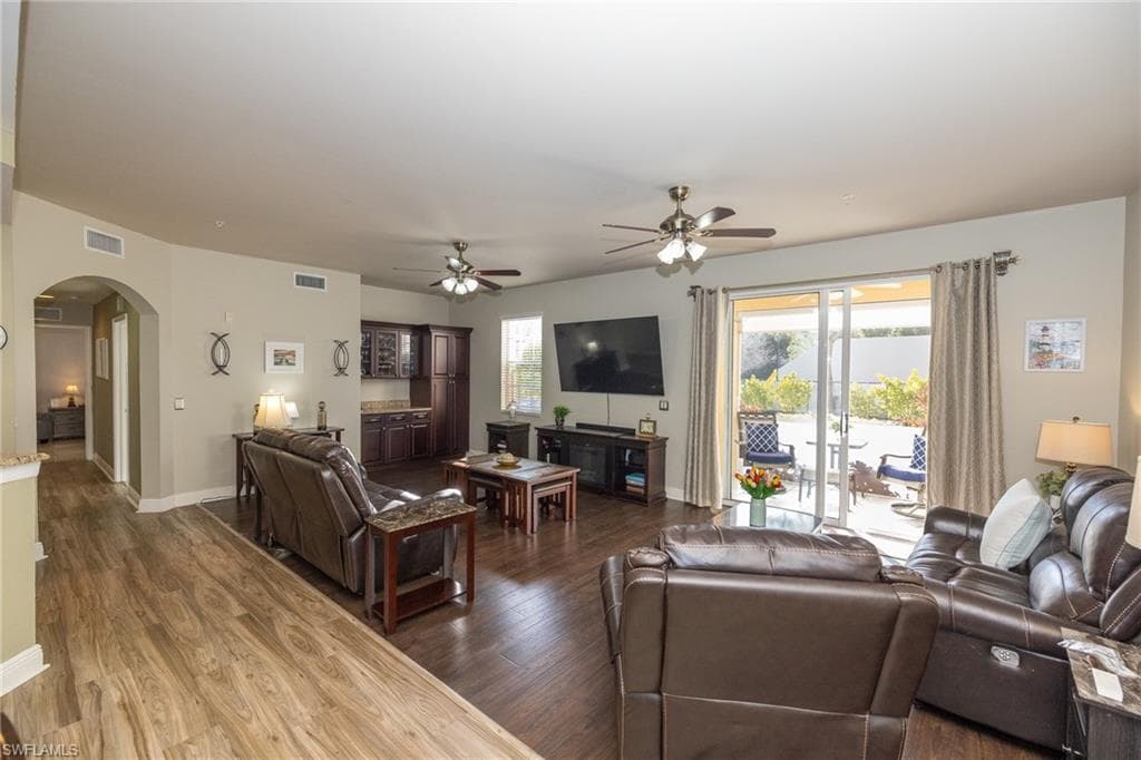 1520 SW 50th ST 102-5