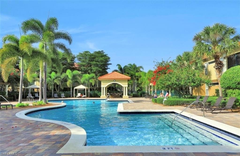 8940 Colonnades CT E 713-17