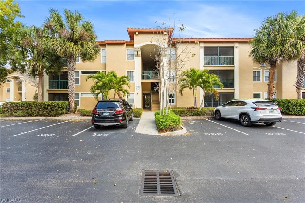 8940 Colonnades CT E 713-21