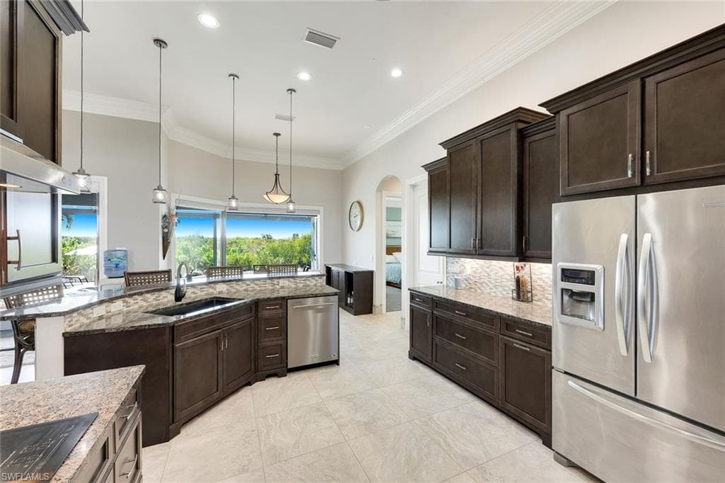 11711 Royal Tee CIR-12