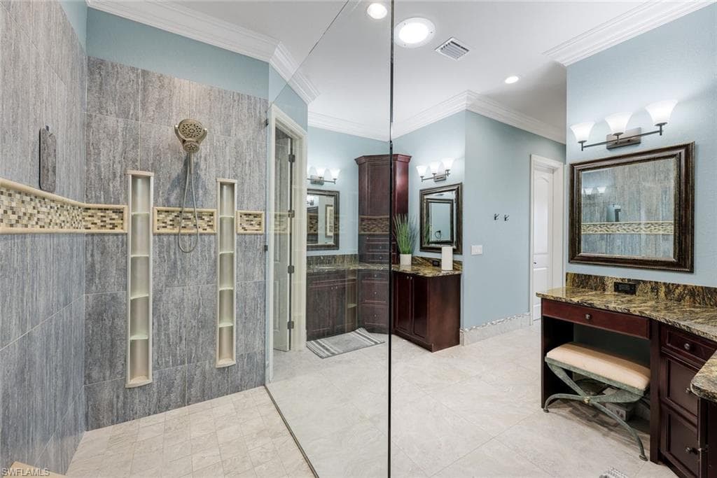 11711 Royal Tee CIR-22