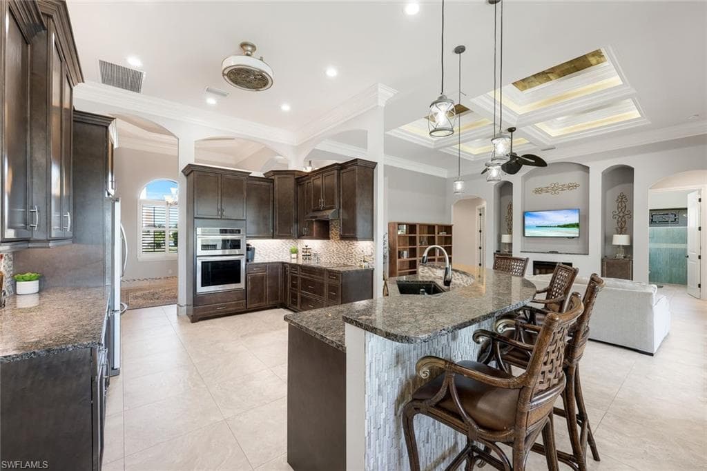 11711 Royal Tee CIR-18