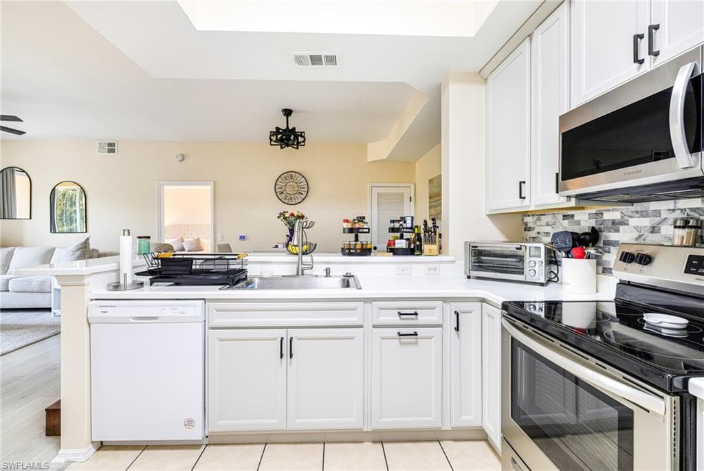 9055 Colby DR 2213-6