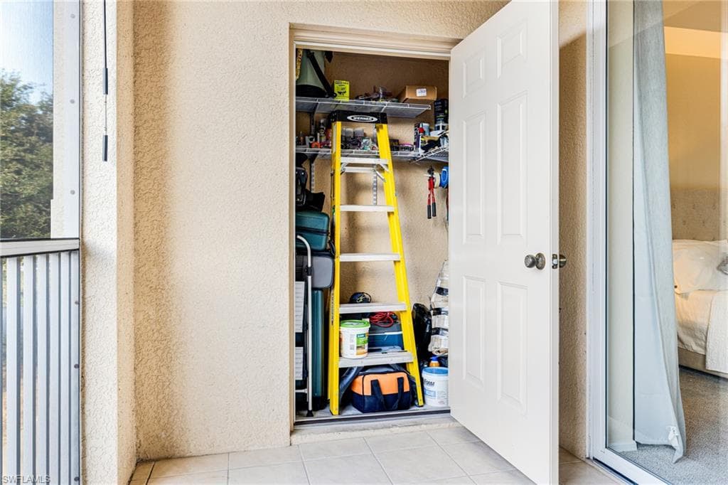 9055 Colby DR 2213-16