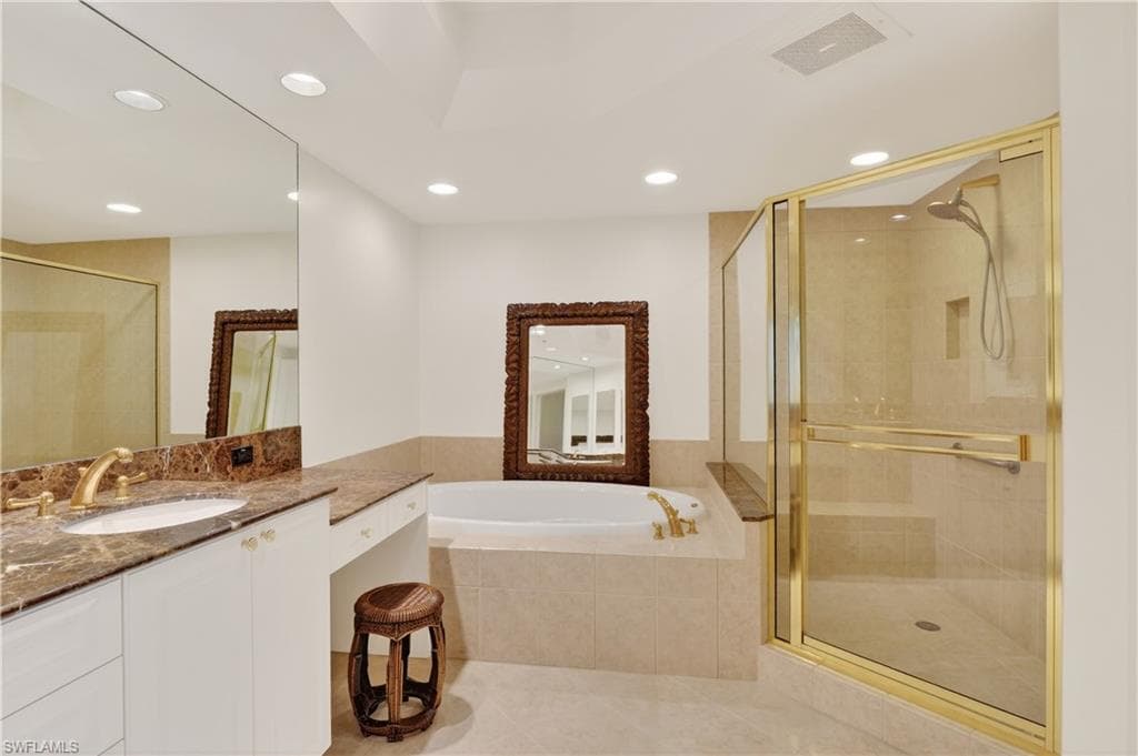 1060 Borghese LN 1005-37