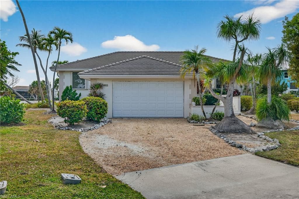 1312 Par View DR-44