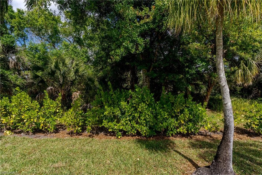 1076 Diamond Lake CIR-6