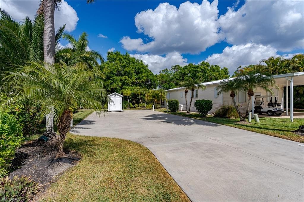 1076 Diamond Lake CIR-32