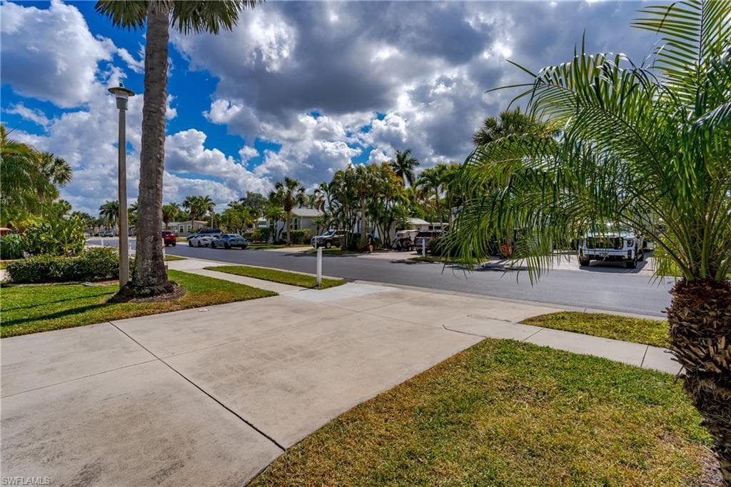 1076 Diamond Lake CIR-14