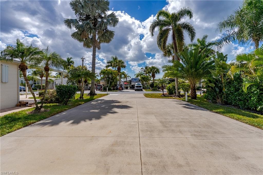 1076 Diamond Lake CIR-19