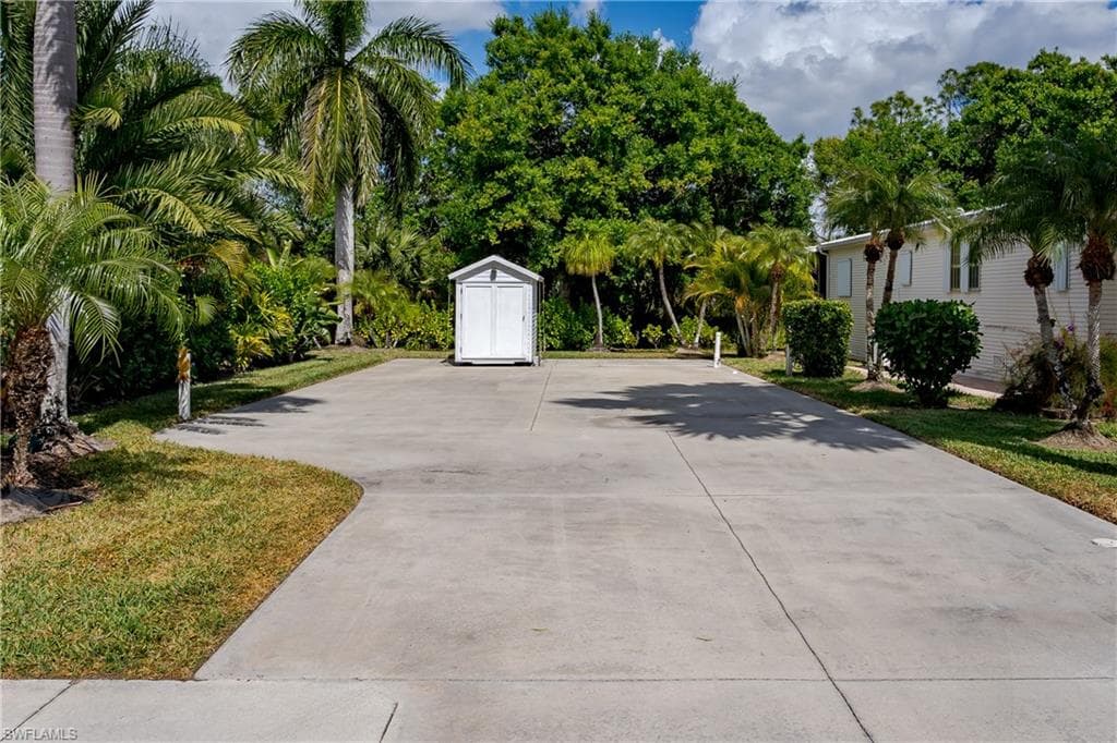 1076 Diamond Lake CIR-29