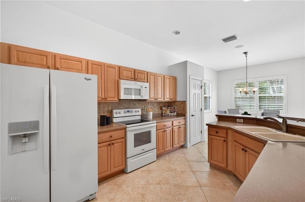 8923 Dartmoor WAY-3