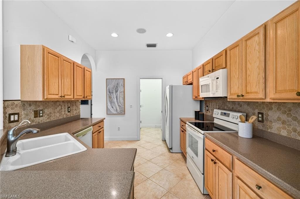 8923 Dartmoor WAY-5