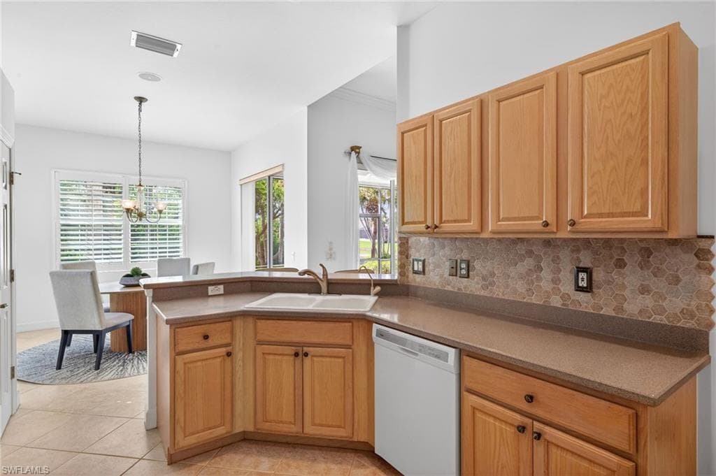 8923 Dartmoor WAY-4