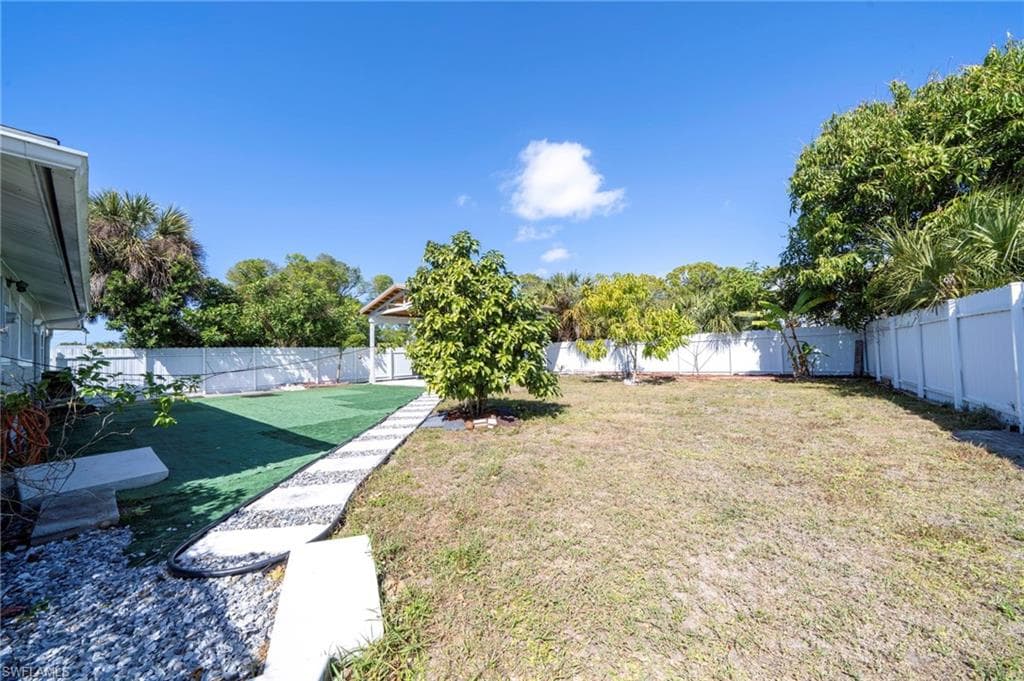 1701 Framingham CT-22