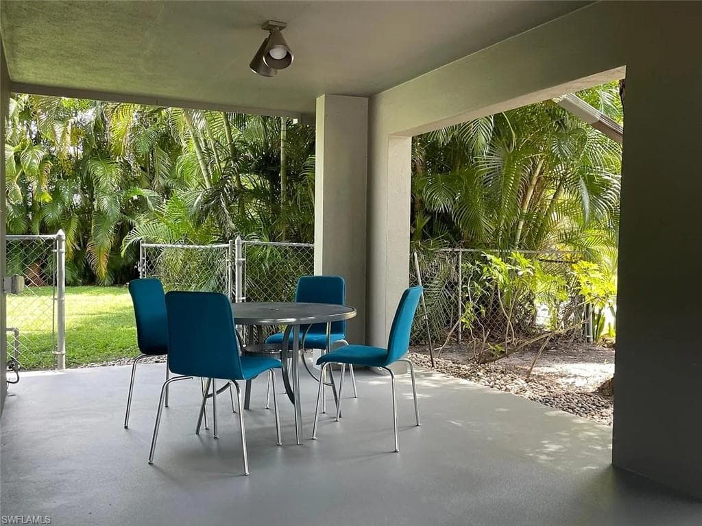 1702 Hill AVE-5