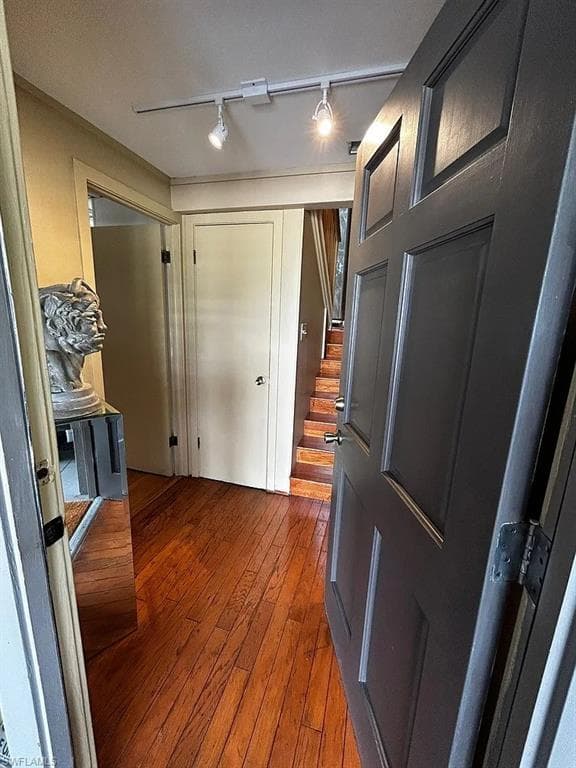 1702 Hill AVE-10