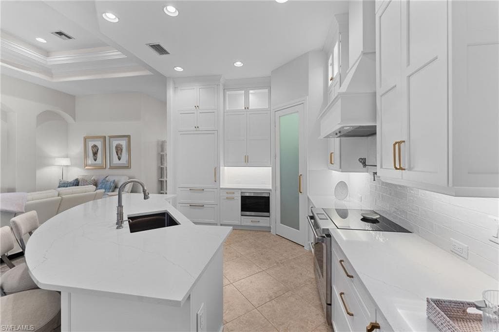 7831 Valencia CT-23