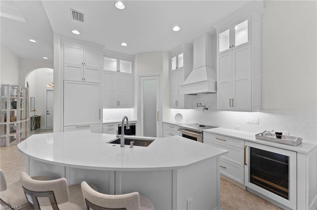 7831 Valencia CT-22