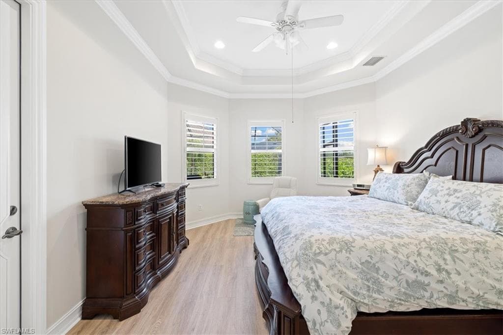 7831 Valencia CT-31