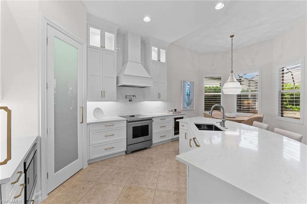 7831 Valencia CT-21