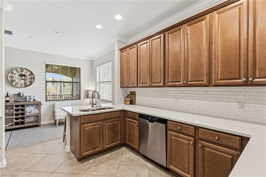 9484 Casoria CT 202-8