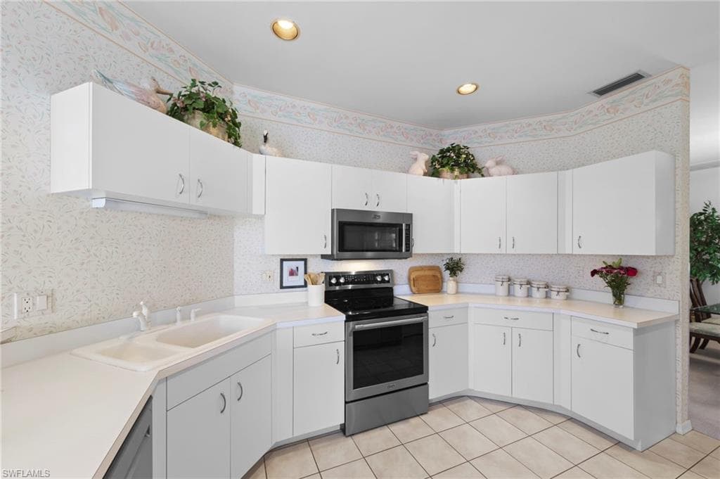 8509 Fairway Bend DR-18