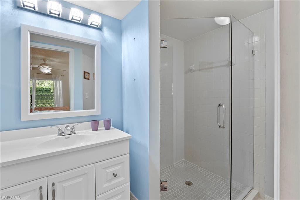605 Squire CIR 103-13
