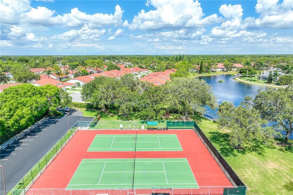 605 Squire CIR 103-26