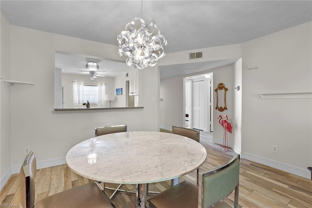 605 Squire CIR 103-9