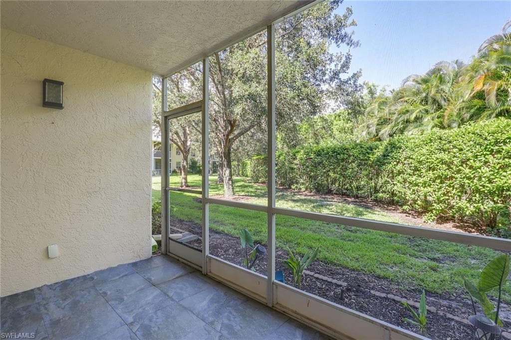 605 Squire CIR 103-18