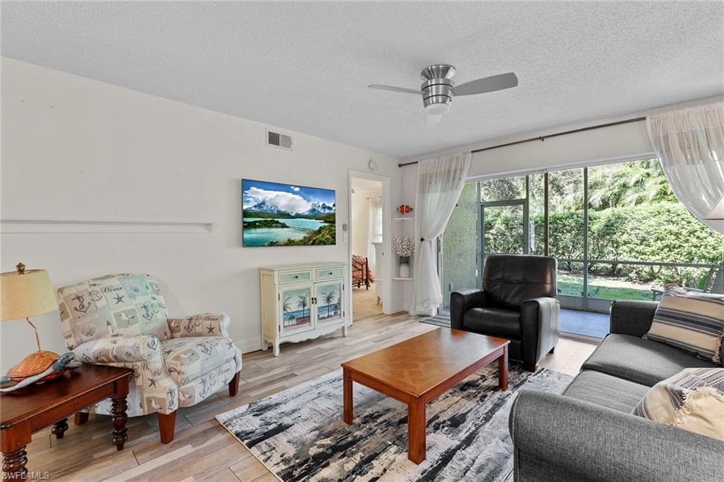 605 Squire CIR 103-8