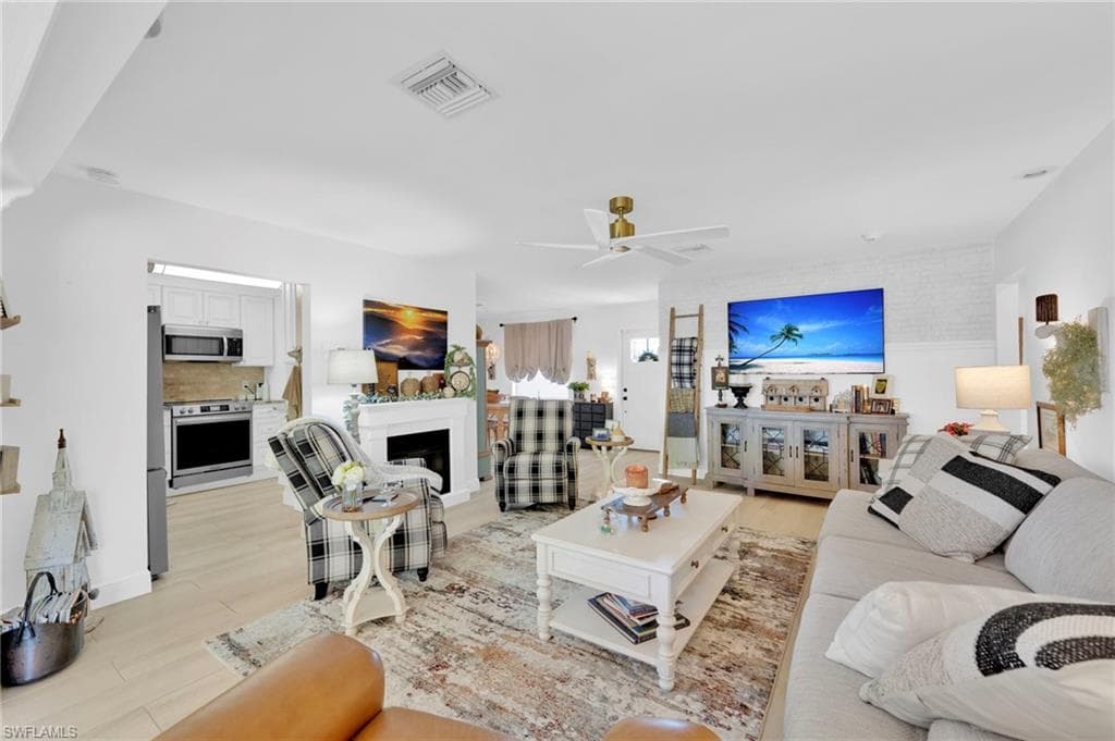 14526 Riverside DR-13