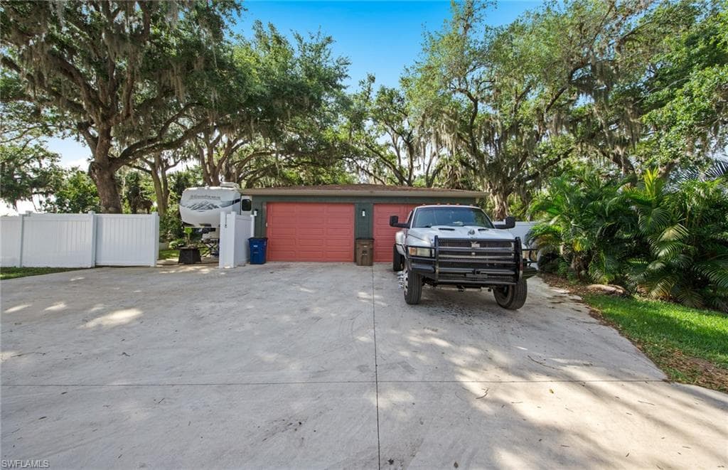 13782 River Forest DR-20
