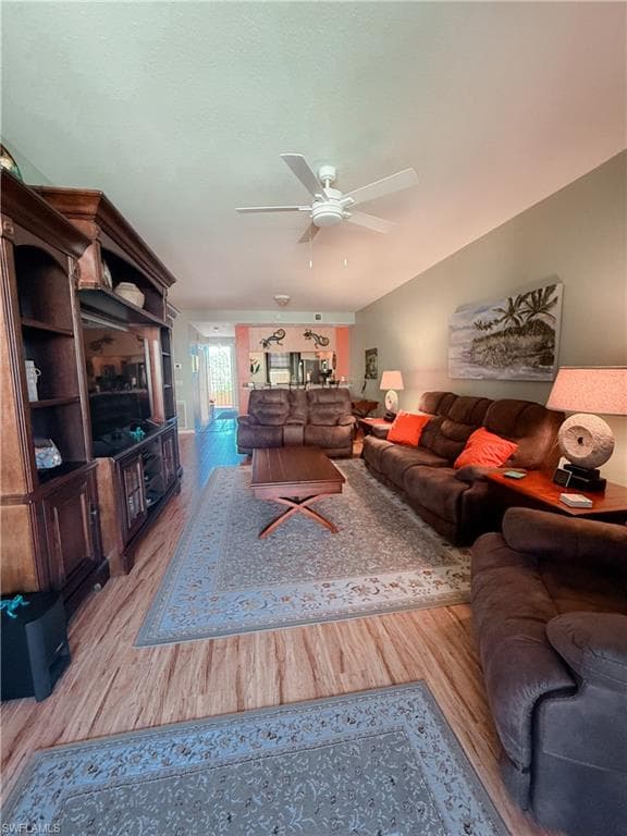 1137 Van Loon Commons CIR 202-12