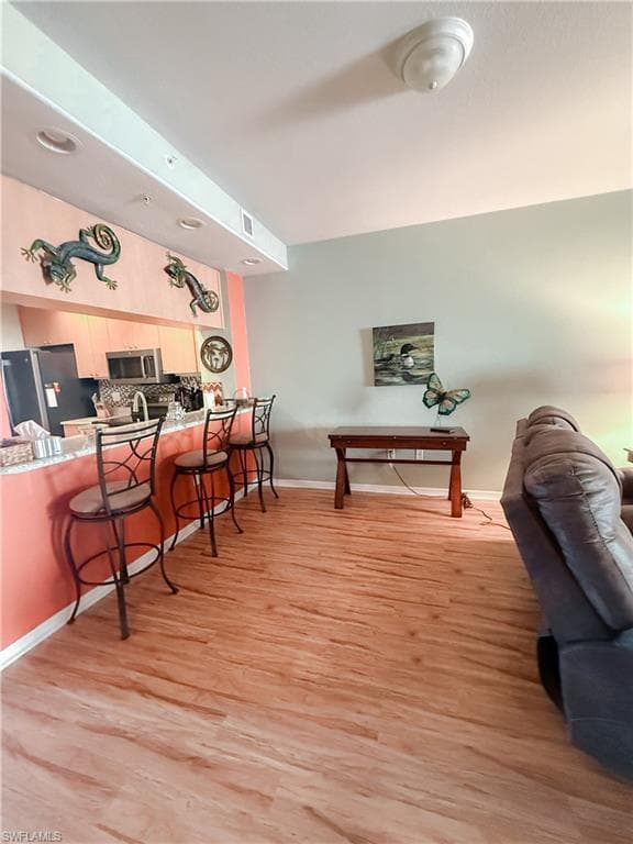 1137 Van Loon Commons CIR 202-9