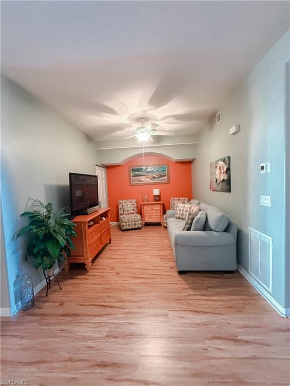 1137 Van Loon Commons CIR 202-10