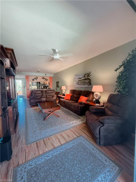 1137 Van Loon Commons CIR 202-11