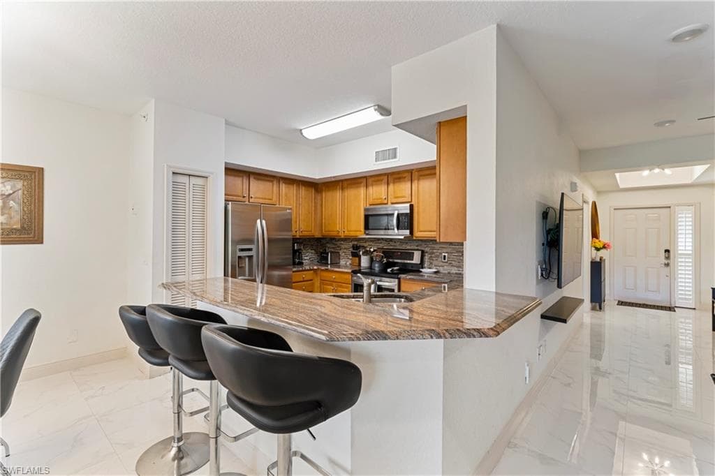 1190 Egrets Walk CIR 103-6