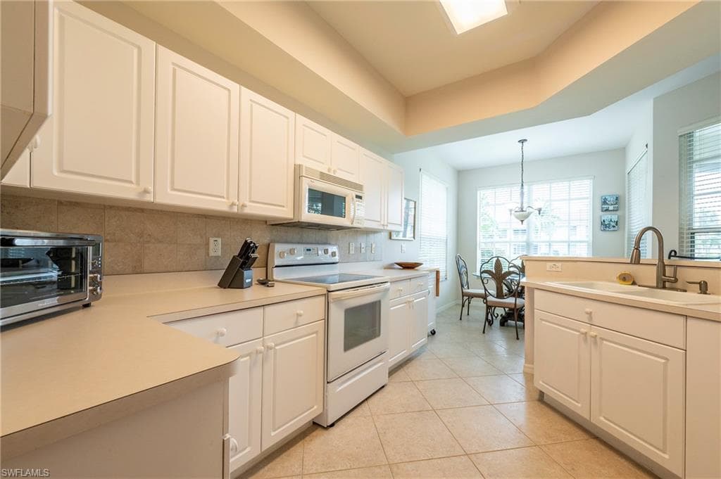 15150 Royal Windsor LN 1403-11