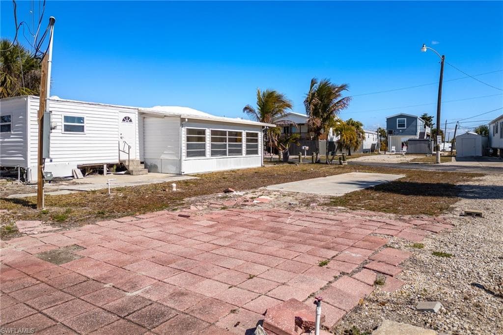 4 Helen LN-9